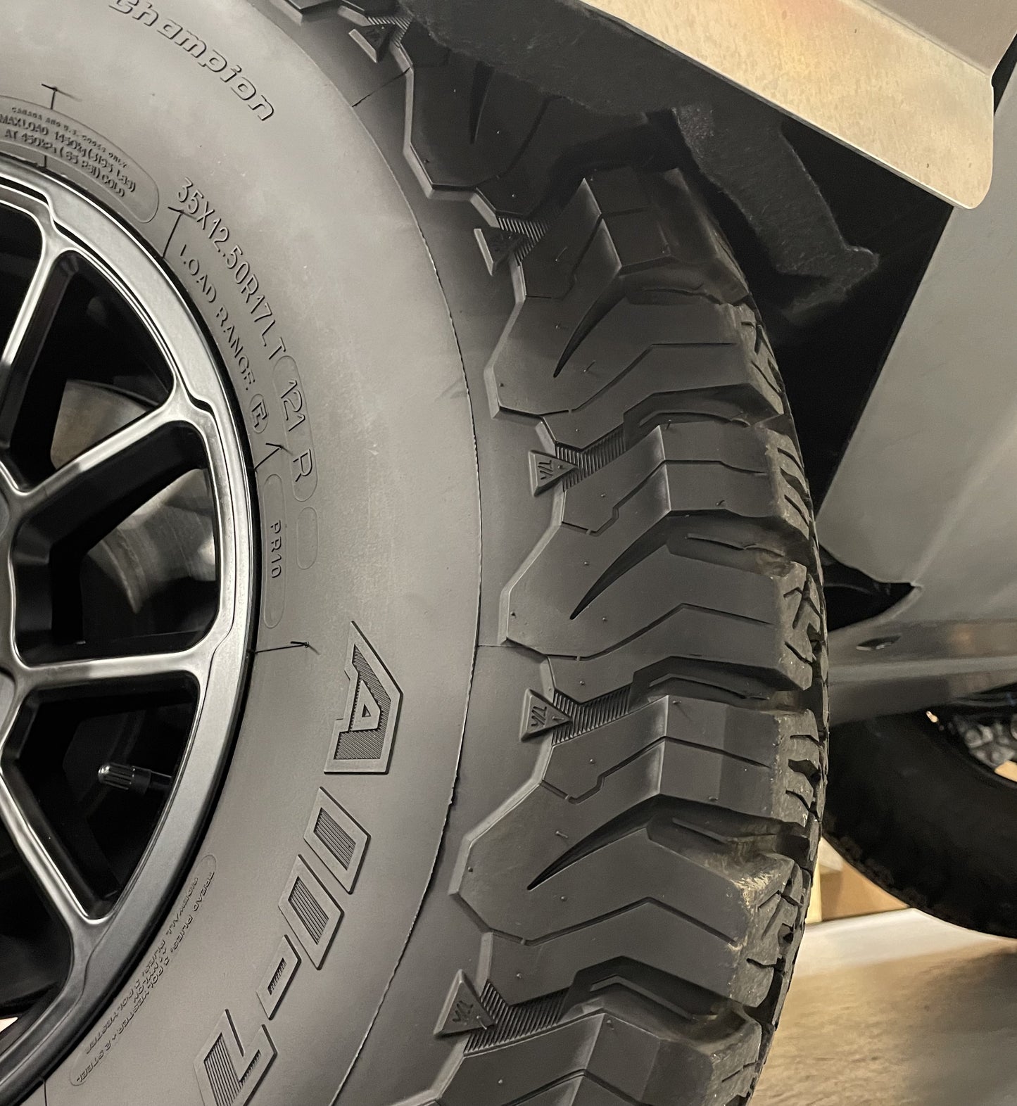BLACKLAKE Front Wheel Well Kit to Enable 35" Tires